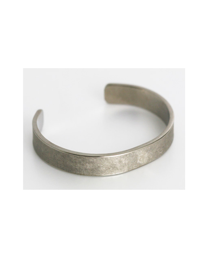 Domestic pure titanium bracelet [Bangle type] 梵 character (crystal flower finish) [Horie / H-TB-08]