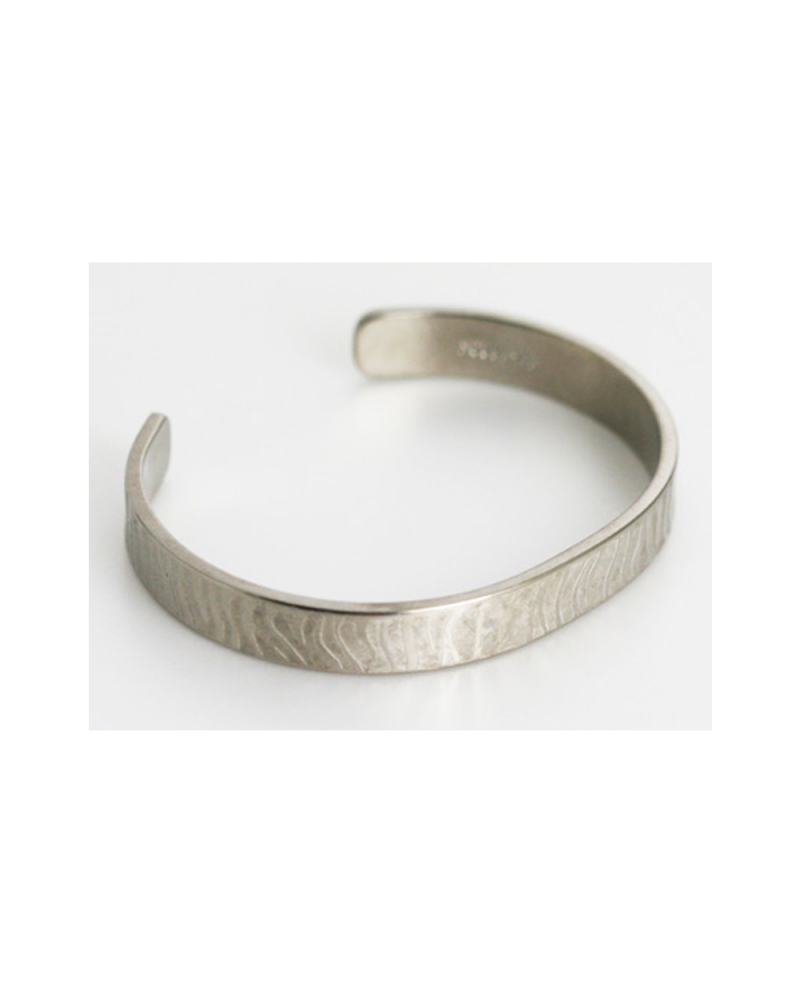 Domestic Pure Titanium Bracelet [Bangle Type] Zebra S Kabuki Specification (Crystal Hana Finish) [Horie / H-TB-10]