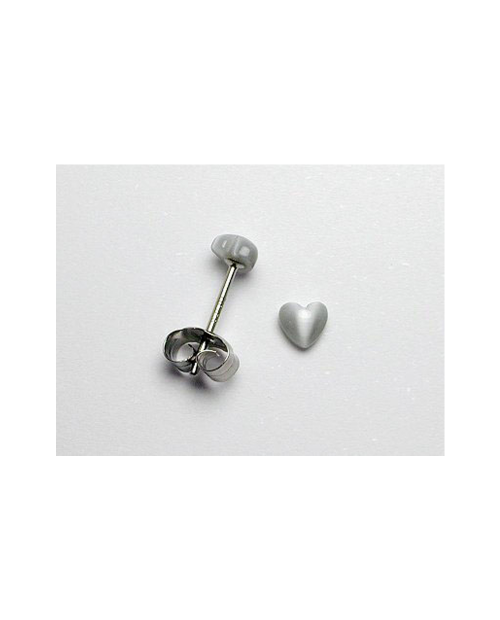 Domestic Pure Titanium Earrings Artificial Cats Heart Gray [Horie / H-TP8233]